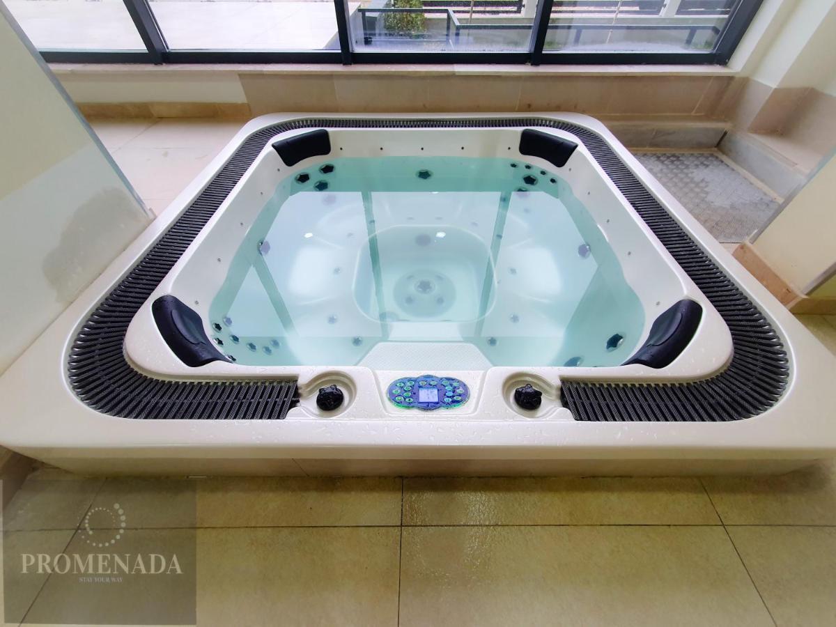 Ace Aparthotel Pool & Spa Mamaia Nord Нэводари Экстерьер фото