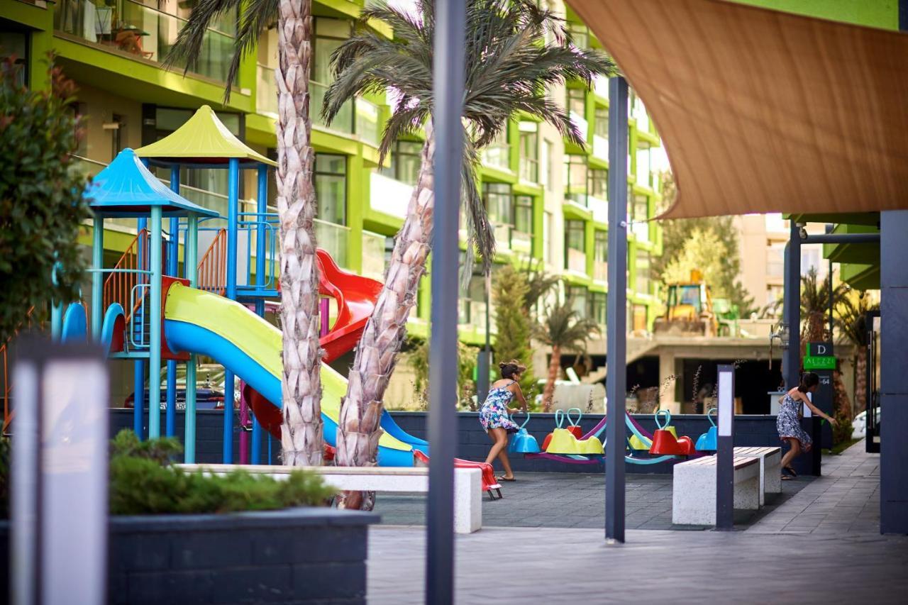 Ace Aparthotel Pool & Spa Mamaia Nord Нэводари Экстерьер фото